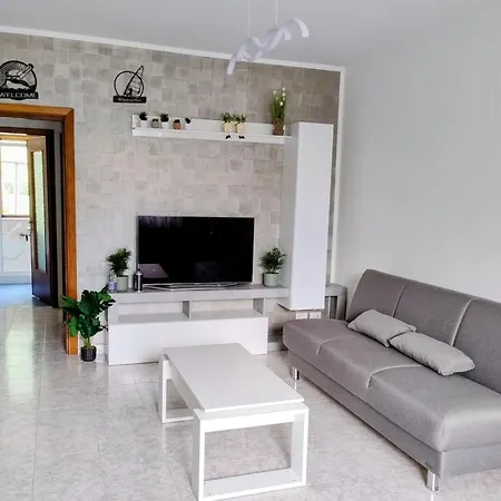 Idro Castle View Apartment Bondone