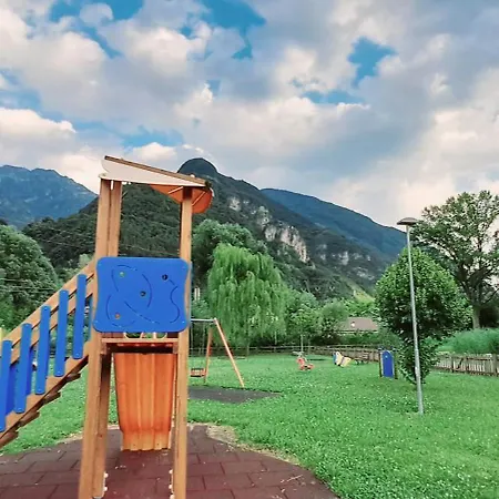 Idro Castle View Apartment