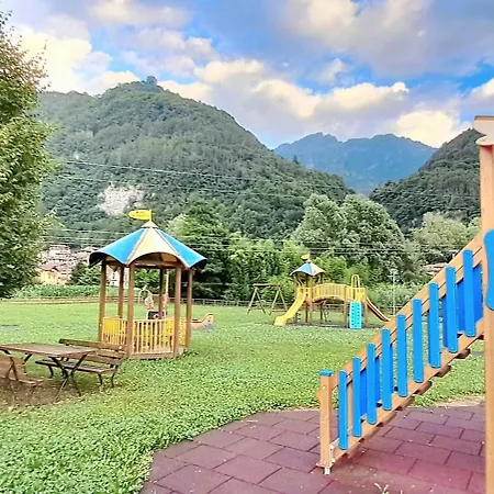 Idro Castle View Appartement *