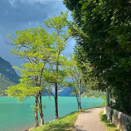Idro Castle View Apartamento