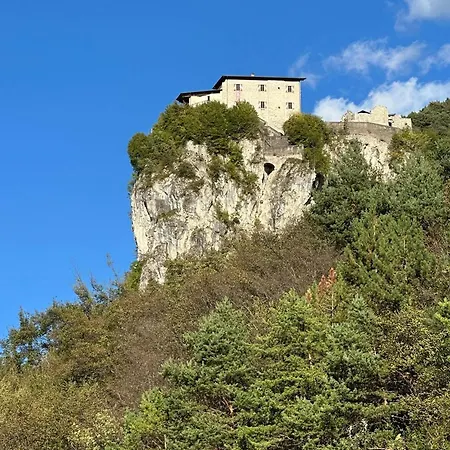 Idro Castle View Appartement