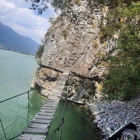 Idro Castle View Apartamento